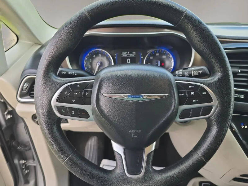 2020 Chrysler Voyager LXi