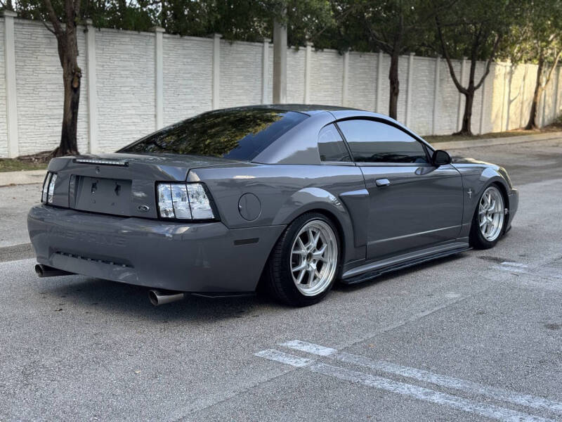 2004 Ford Mustang