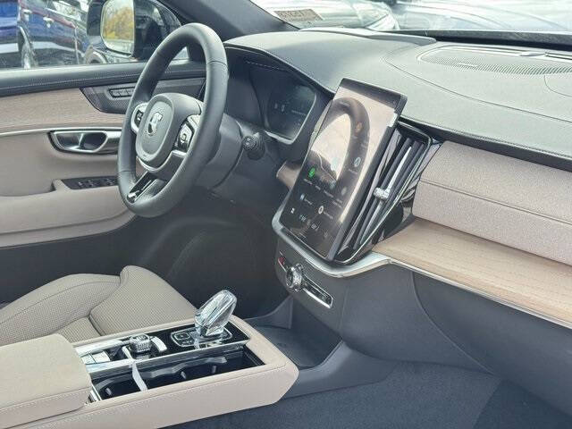 2026 Volvo XC90 B6 Ultra Dark 6P