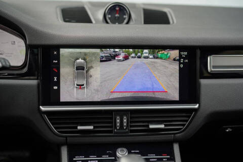 2022 Porsche Cayenne Platinum Edition