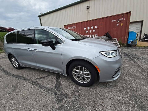 2024 Chrysler Pacifica Touring L
