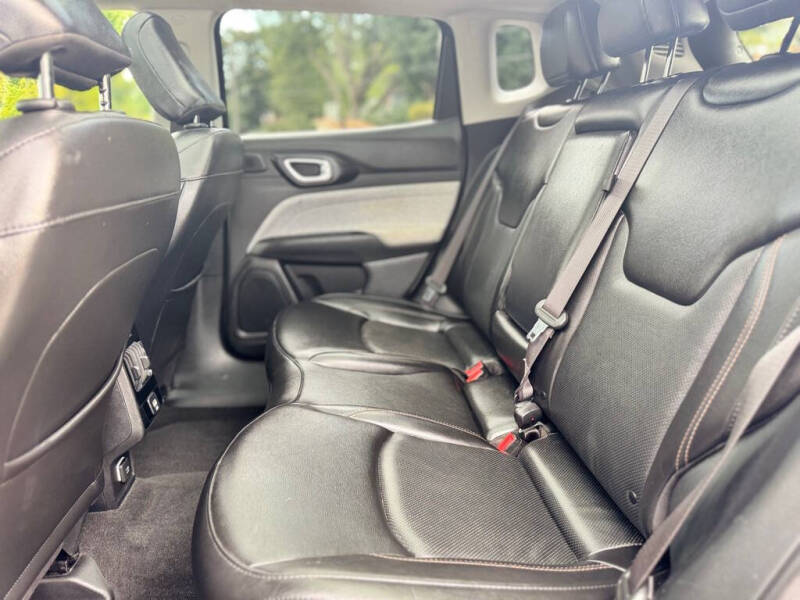 2022 Jeep Compass Latitude Lux