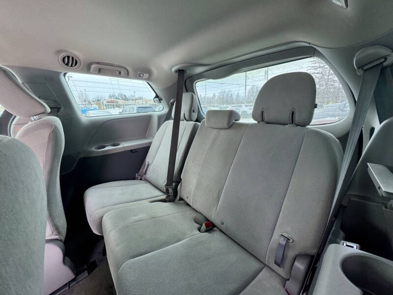2017 Toyota Sienna L 7-Passenger