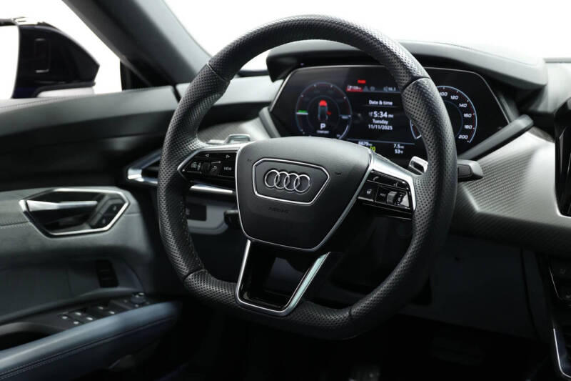 2024 Audi e-tron GT quattro Premium Plus