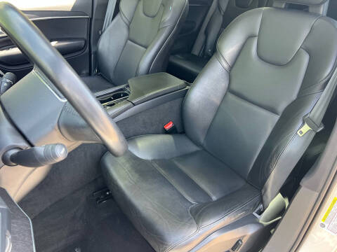 2020 Volvo XC90 T5 Momentum