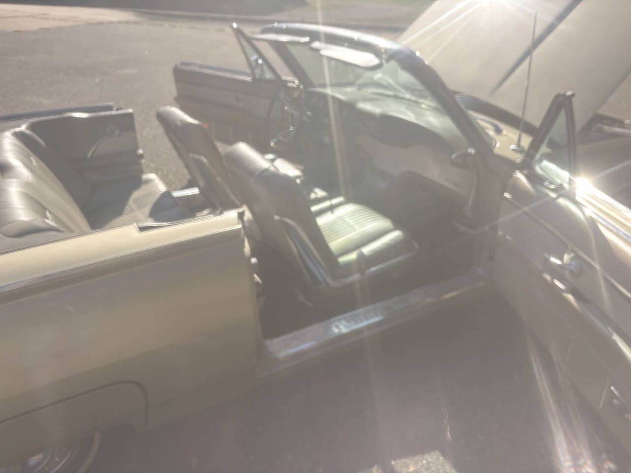 1963 Ford Thunderbird 28