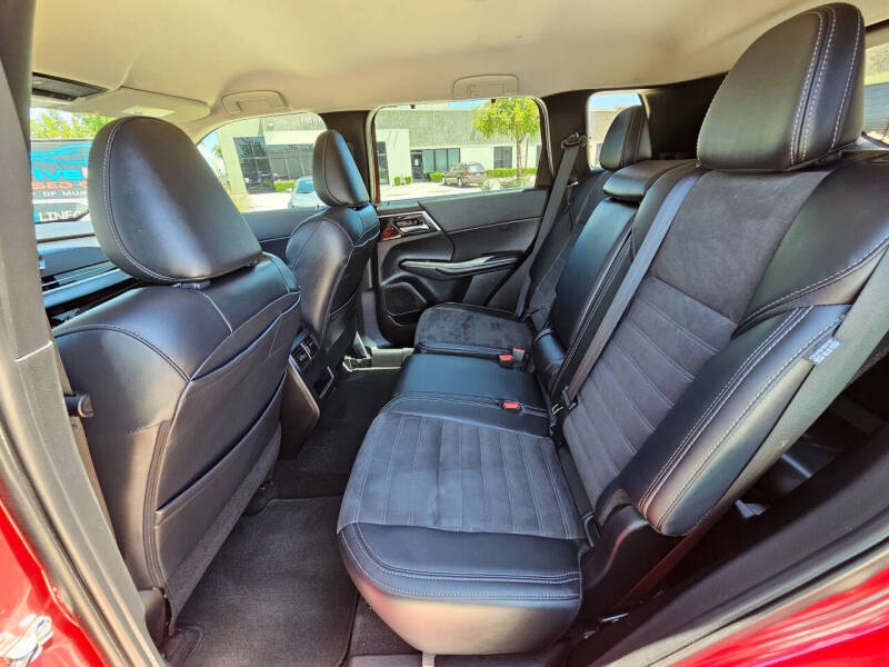 2024 Mitsubishi Outlander SE