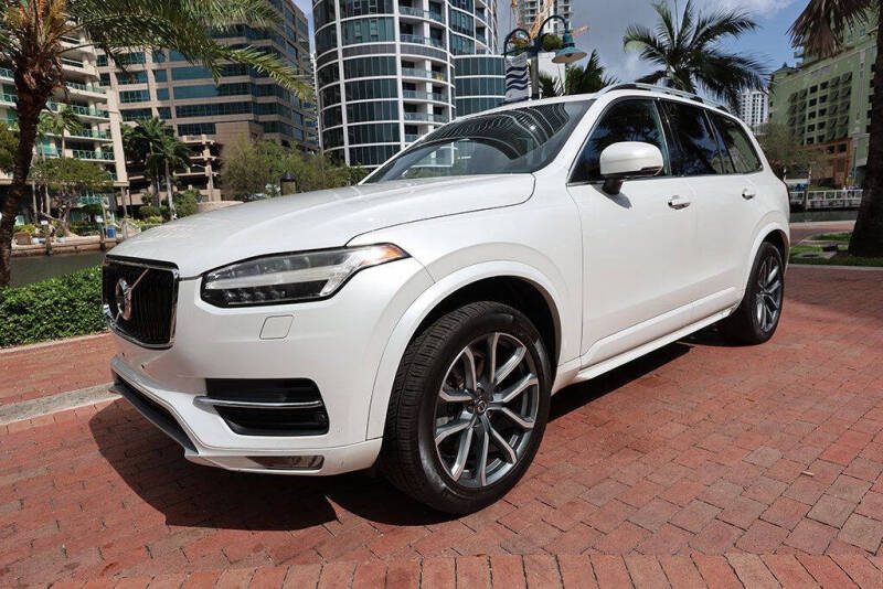 2017 Volvo XC90 T6 Momentum
