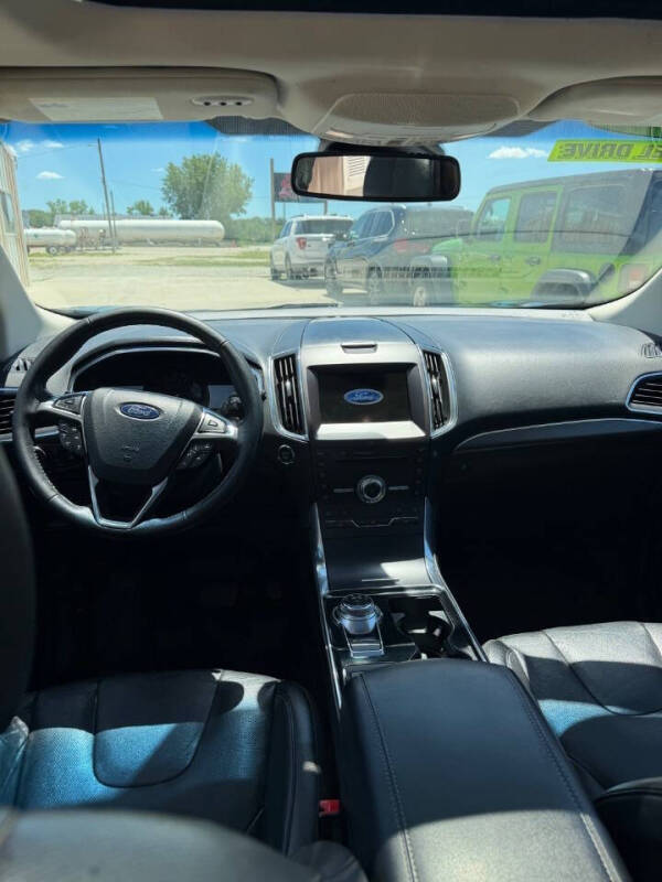 2019 Ford Edge Titanium