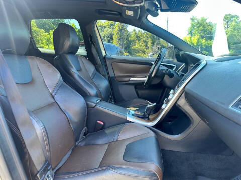 2016 Volvo XC60 T5 Drive-E Platinum
