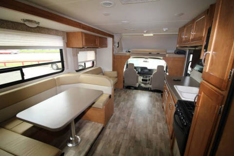 2017 Winnebago MINNIE WINNIE 31K