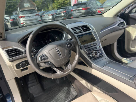 2017 Lincoln MKZ Select