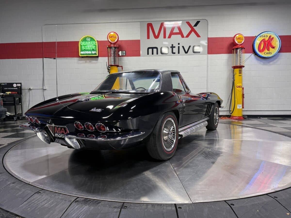 1966 Chevrolet Corvette 27