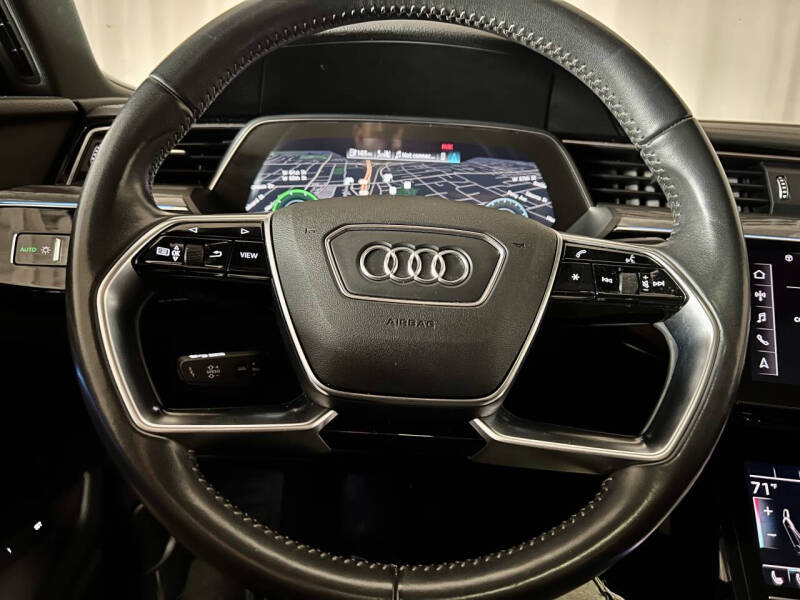 2019 Audi e-tron quattro Prestige