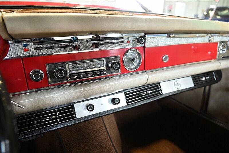 1967 Mercedes-Benz 230SL 30