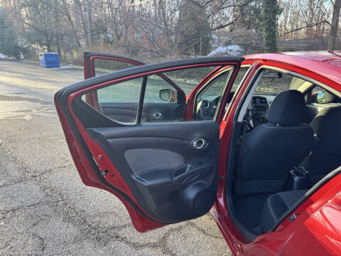 2015 Nissan Versa 1.6 SL