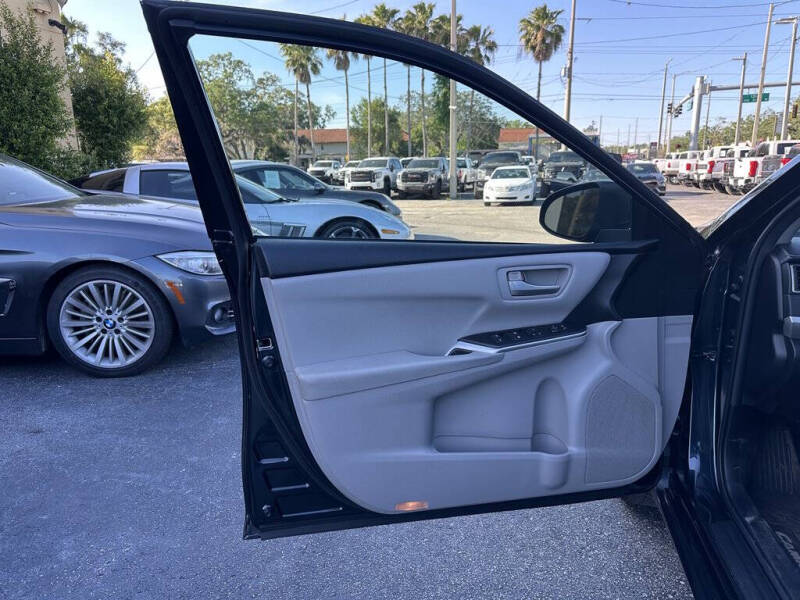 2017 Toyota Camry SE