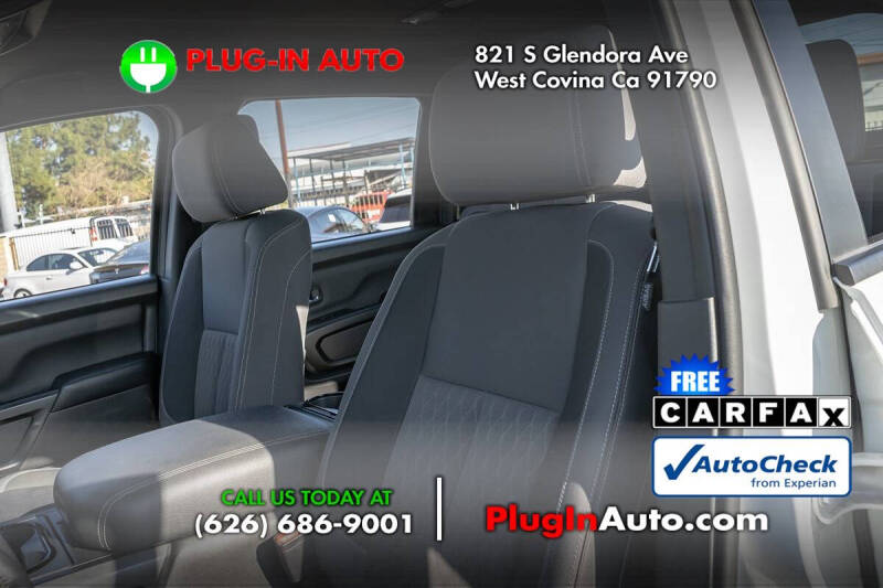 2023 Nissan Titan SV