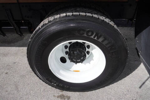 2018 Freightliner M2 106