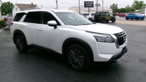 2025 Nissan Pathfinder SL