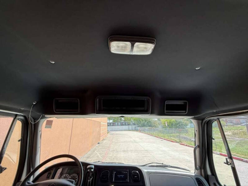 2016 Freightliner M2 106