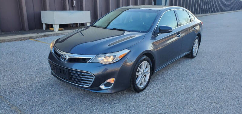 2013 Toyota Avalon for sale at EXPRESS MOTORS in Grandview MO