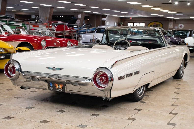 1962 Ford Thunderbird
