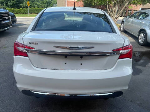 2011 Chrysler 200 Limited