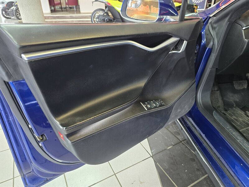 2015 Tesla Model S 70D