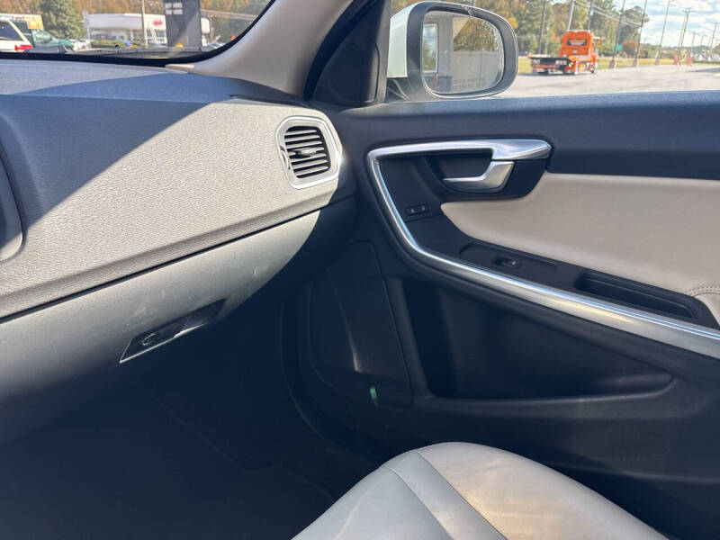 2016 Volvo S60 T5 Drive-E Premier