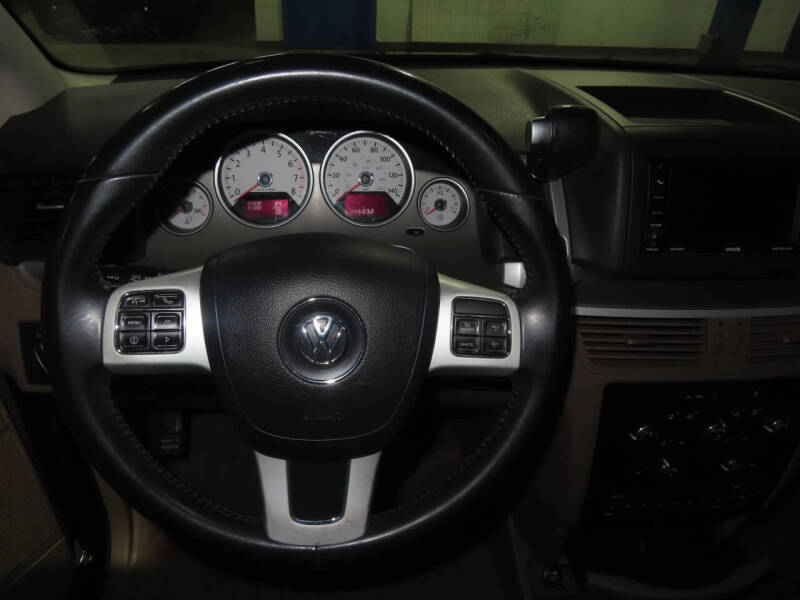 2012 Volkswagen Routan