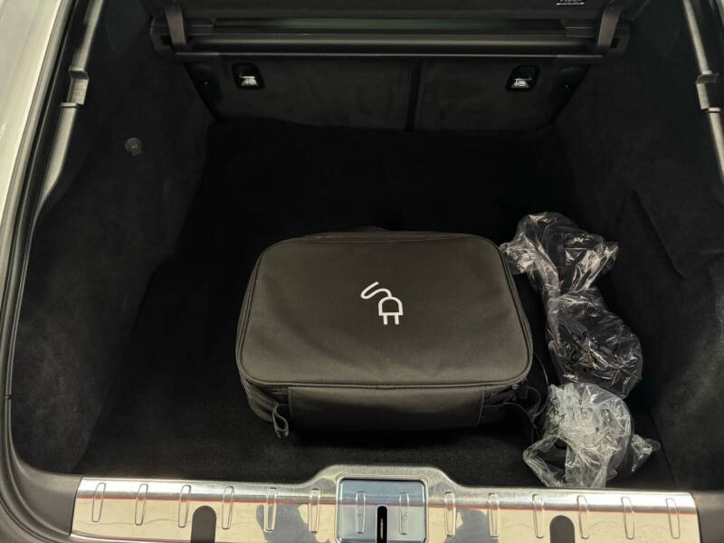 2023 Porsche Panamera 4 E-Hybrid Platinum Edition