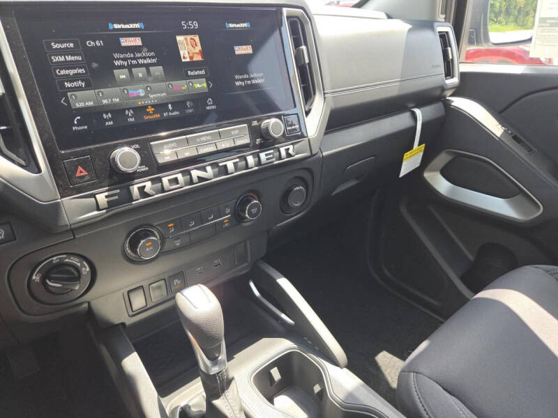 2025 Nissan Frontier SV