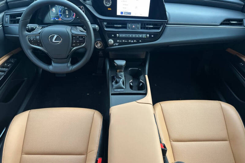 2025 Lexus ES 350