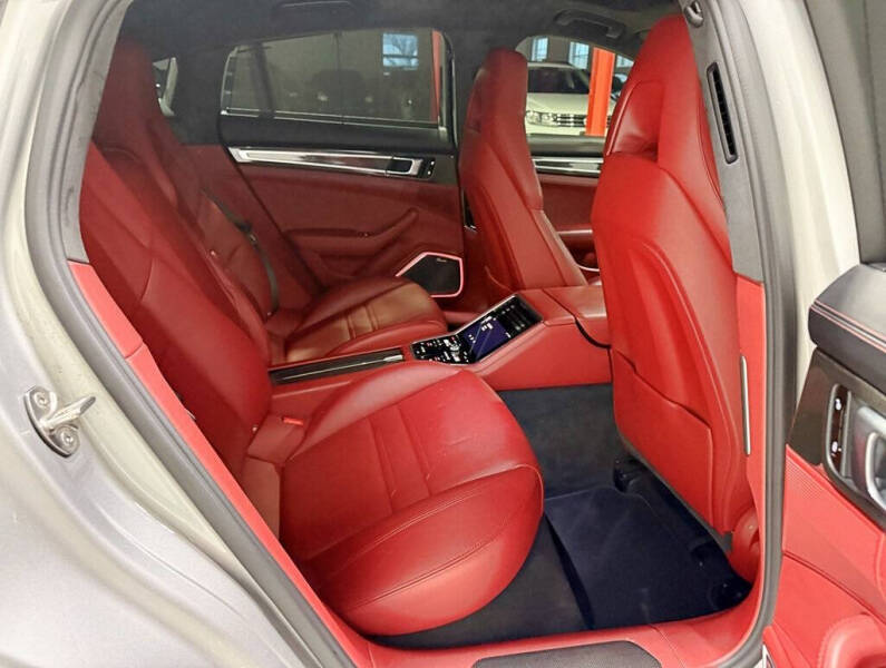 2017 Porsche Panamera Turbo