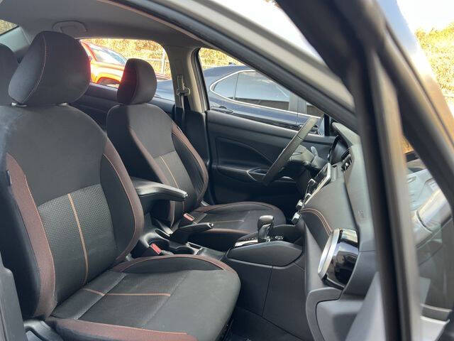 2022 Nissan Versa SR