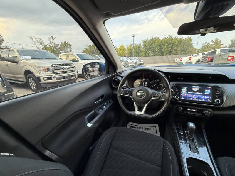 2022 Nissan Kicks SV