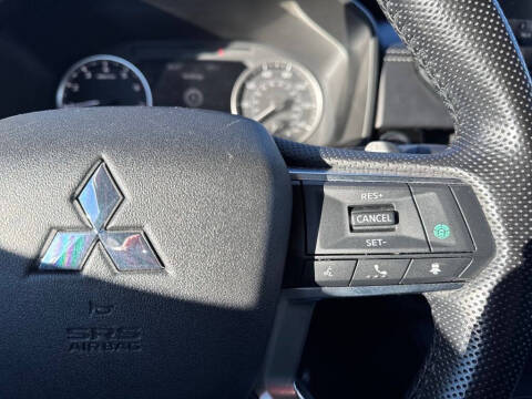 2022 Mitsubishi Outlander SE
