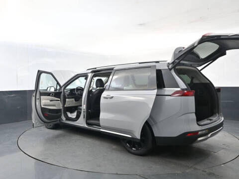 2023 Kia Carnival SX