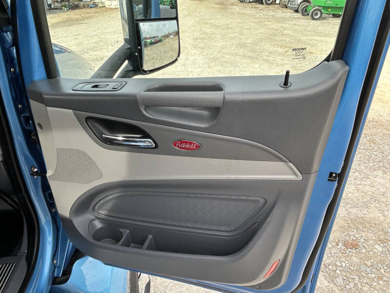 2016 Peterbilt 579 Road 579 Road Tractor