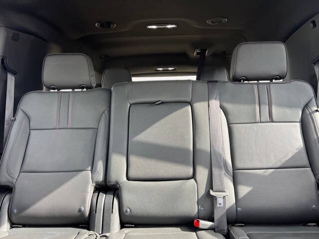 2023 Chevrolet Suburban RST