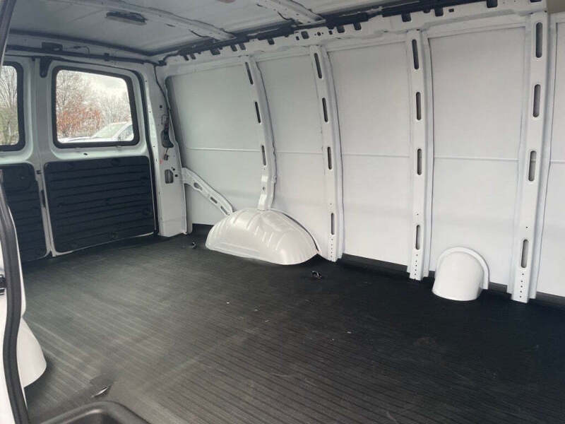 2025 Chevrolet Express 2500