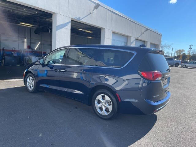 2017 Chrysler Pacifica Hybrid Touring Plus