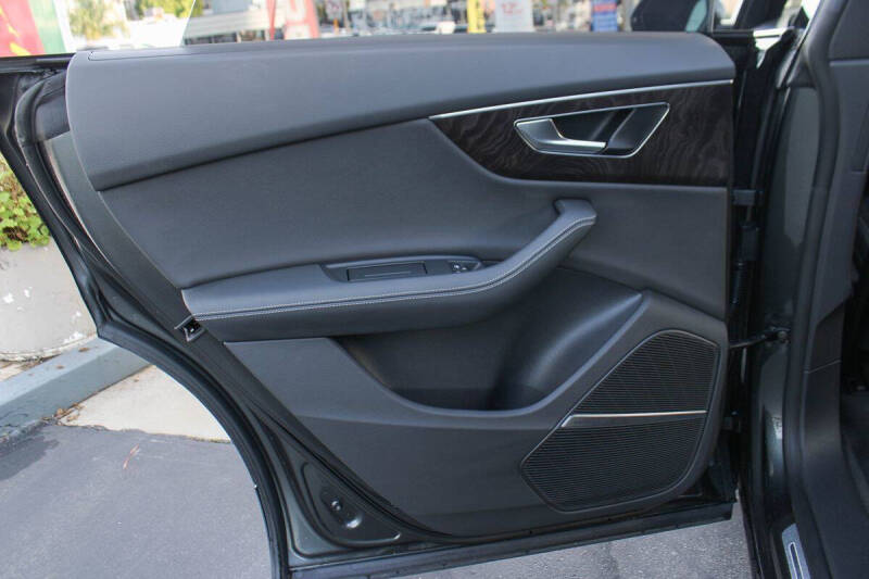 2021 Audi Q8 quattro Prestige 55 TFSI