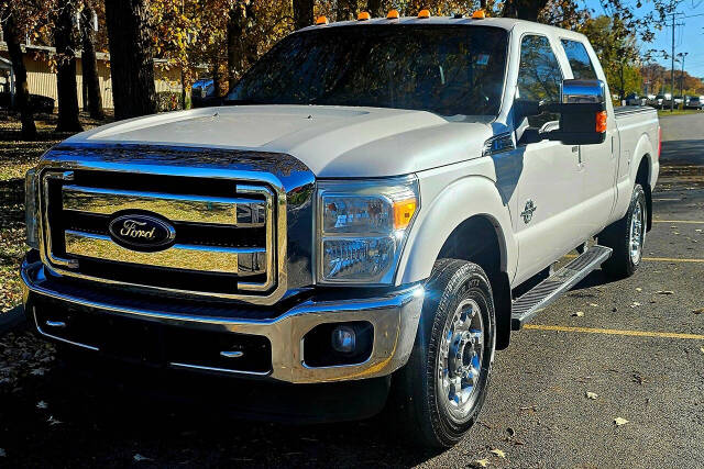 2015 Ford F-350 Super Duty Lariat's photo