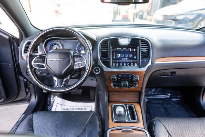 2017 Chrysler 300 C Platinum