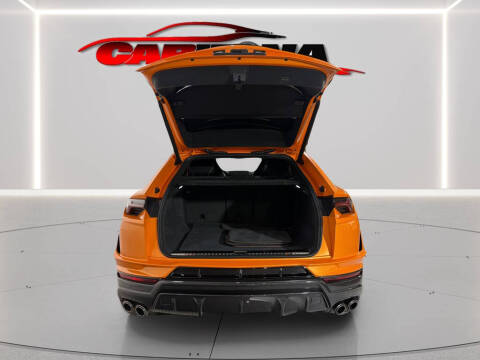 2023 Lamborghini Urus Performante