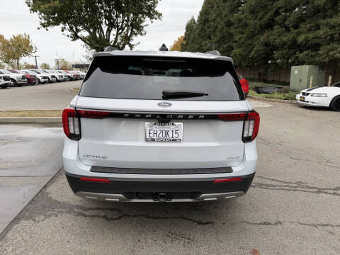 2025 Ford Explorer Active