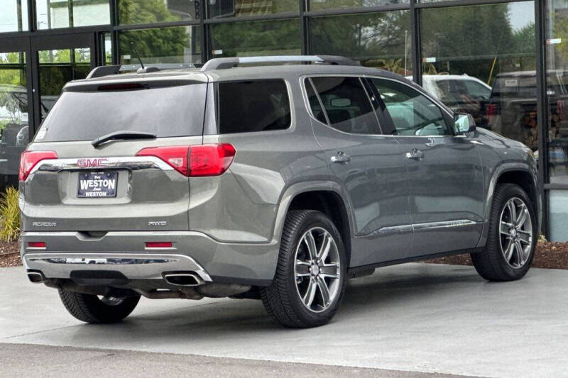 2017 GMC Acadia Denali