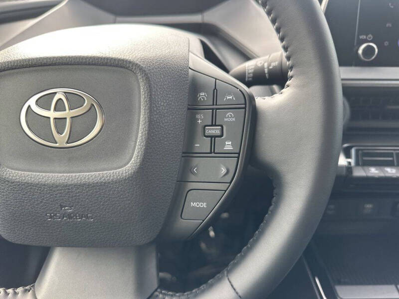 2025 Toyota Prius LE